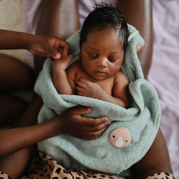 FRIGG Rope/Daisy Silicone Pacifier (Sunflower/Fuchsia) 2-Pack (6-18 Months)